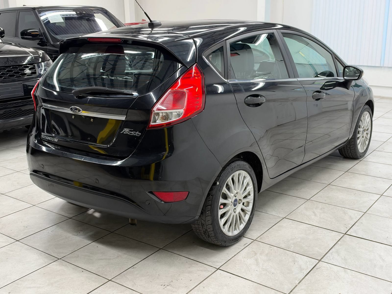 Used 2014 Ford Fiesta Titanium FWD image 9