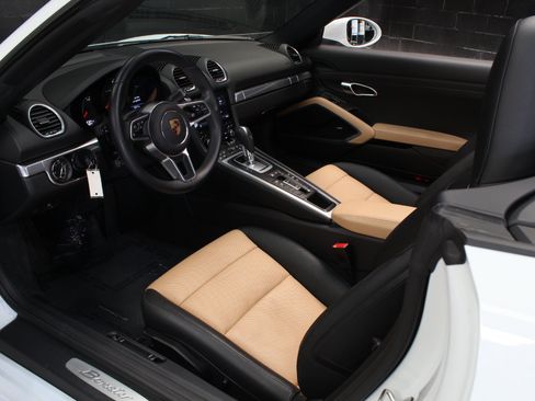 Used 2021 Porsche 718 Boxster w/ Premium Package RWD image 52