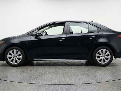 Used 2025 Toyota Corolla LE image 5