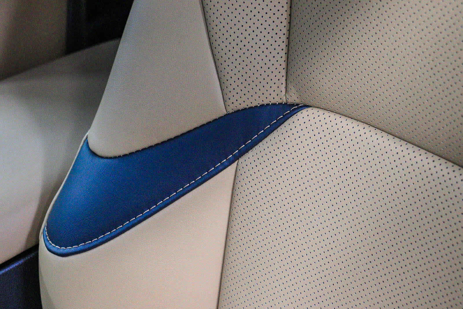 Used 2025 Lexus ES 350 w/ Premium Package FWD image 26