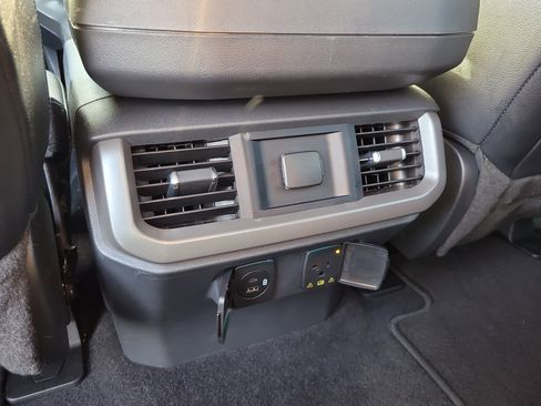 Used 2023 Ford F150 Lariat w/ Trailer Tow Package image 14