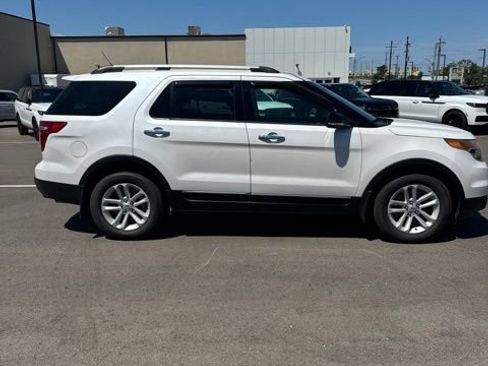 Used 2014 Ford Explorer XLT FWD image 5