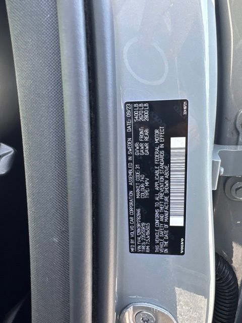 Certified 2024 Volvo XC60 B5 Core w/ Protection Package Premier AWD/4WD image 28