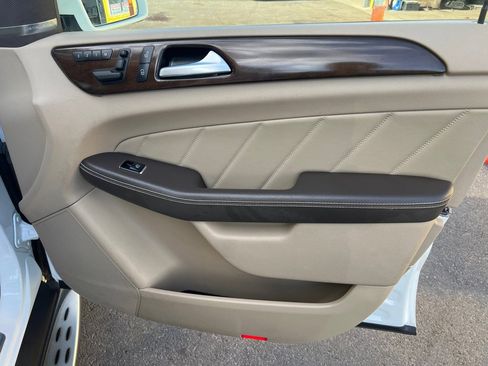 Used 2015 Mercedes-Benz GL 450 4MATIC image 43