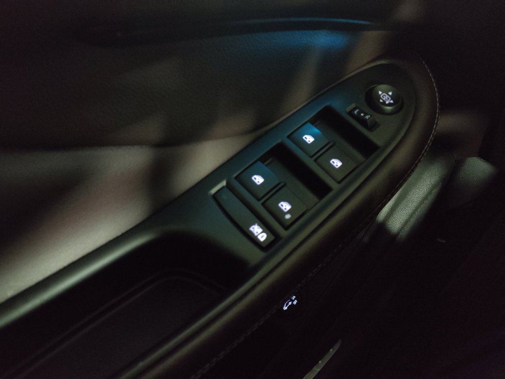 Used 2017 Buick Envision Essence FWD image 27