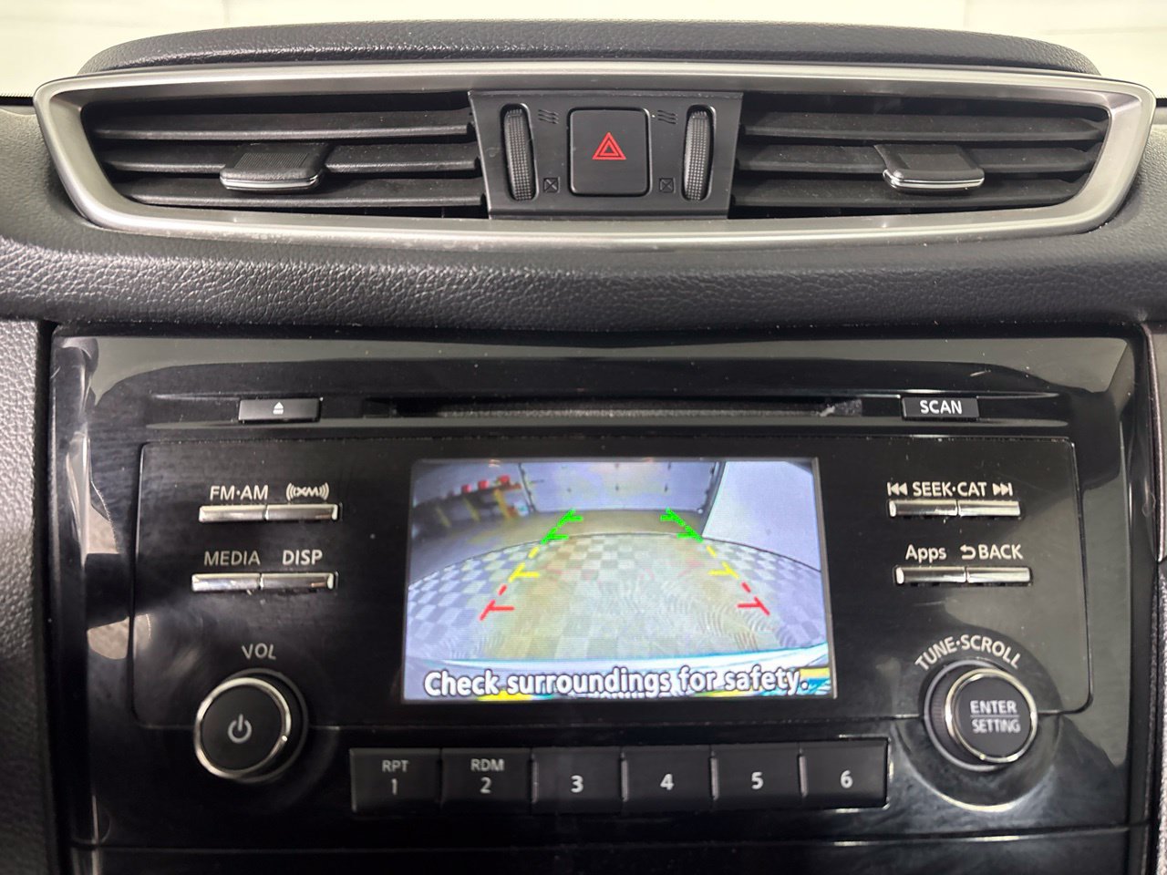 Used 2015 Nissan Rogue S FWD image 12
