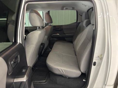 Used 2020 Toyota Tacoma SR5 w/ SR5 Appearance Package (SM) RWD image 11