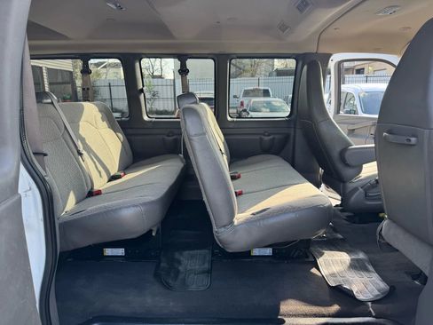 Used 2020 Chevrolet Express 3500 LS image 28