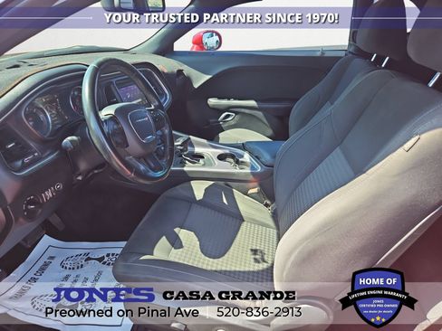 Used 2018 Dodge Challenger SXT RWD image 8