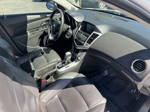 Used 2014 Chevrolet Cruze LT image 8