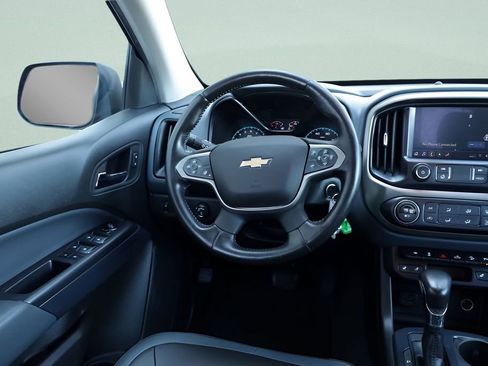 Used 2022 Chevrolet Colorado Z71 AWD/4WD image 29