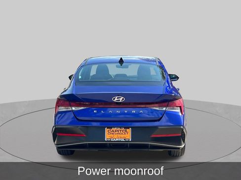 Used 2025 Hyundai Elantra SEL FWD image 4