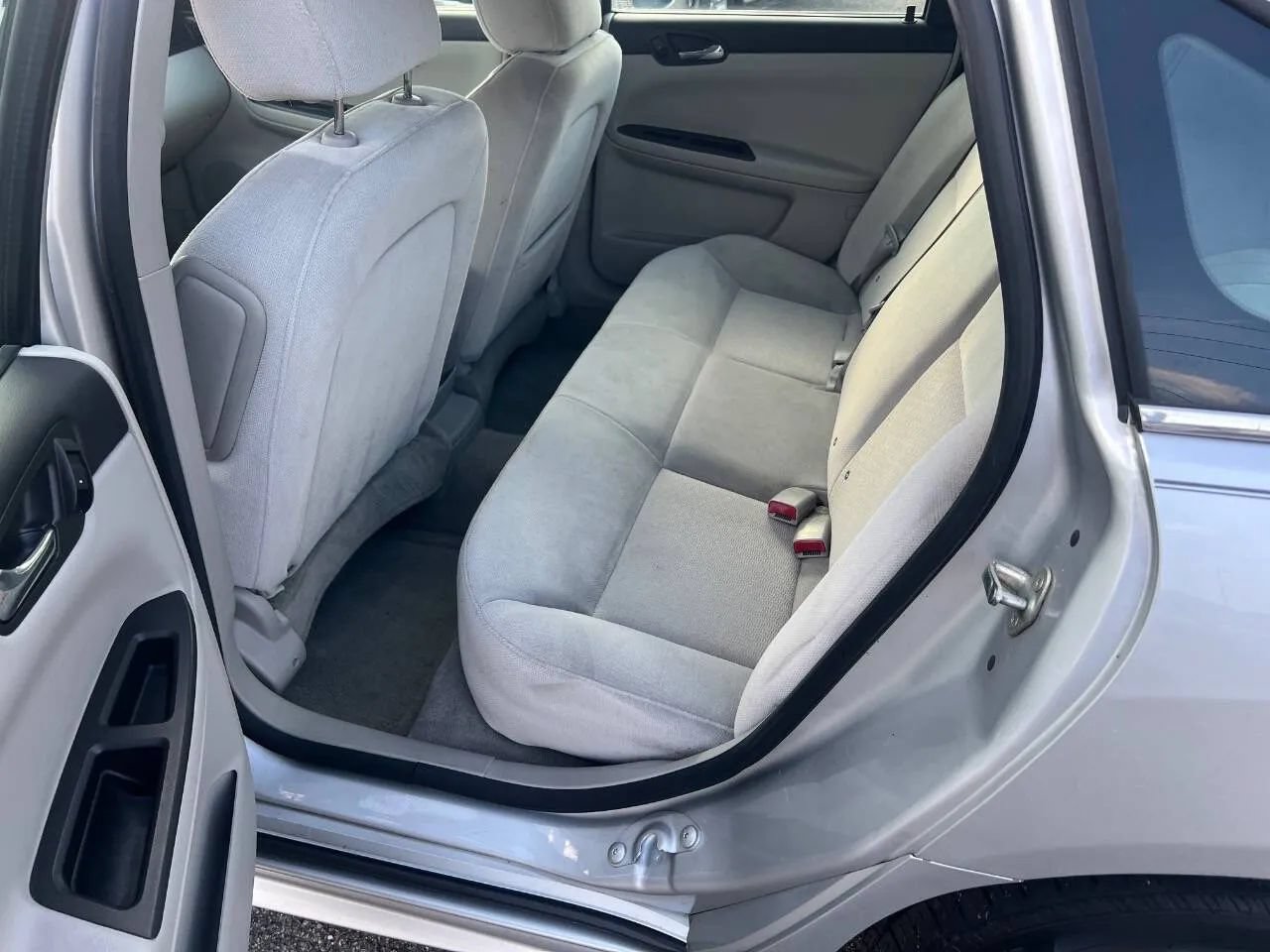 Used 2014 Chevrolet Impala LT w/ LT Sunroof Package FWD image 16