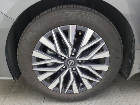 Used 2024 Nissan Altima 2.5 SV FWD image 31