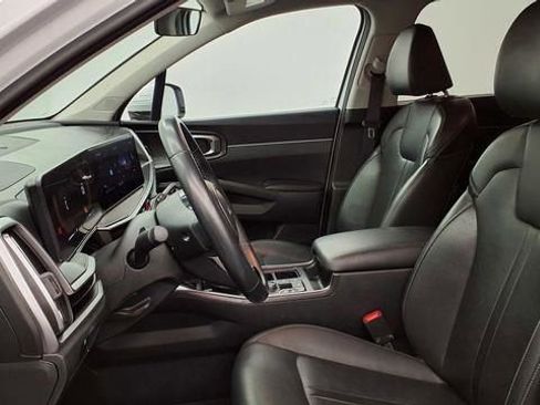 Used 2024 Kia Sorento S image 19