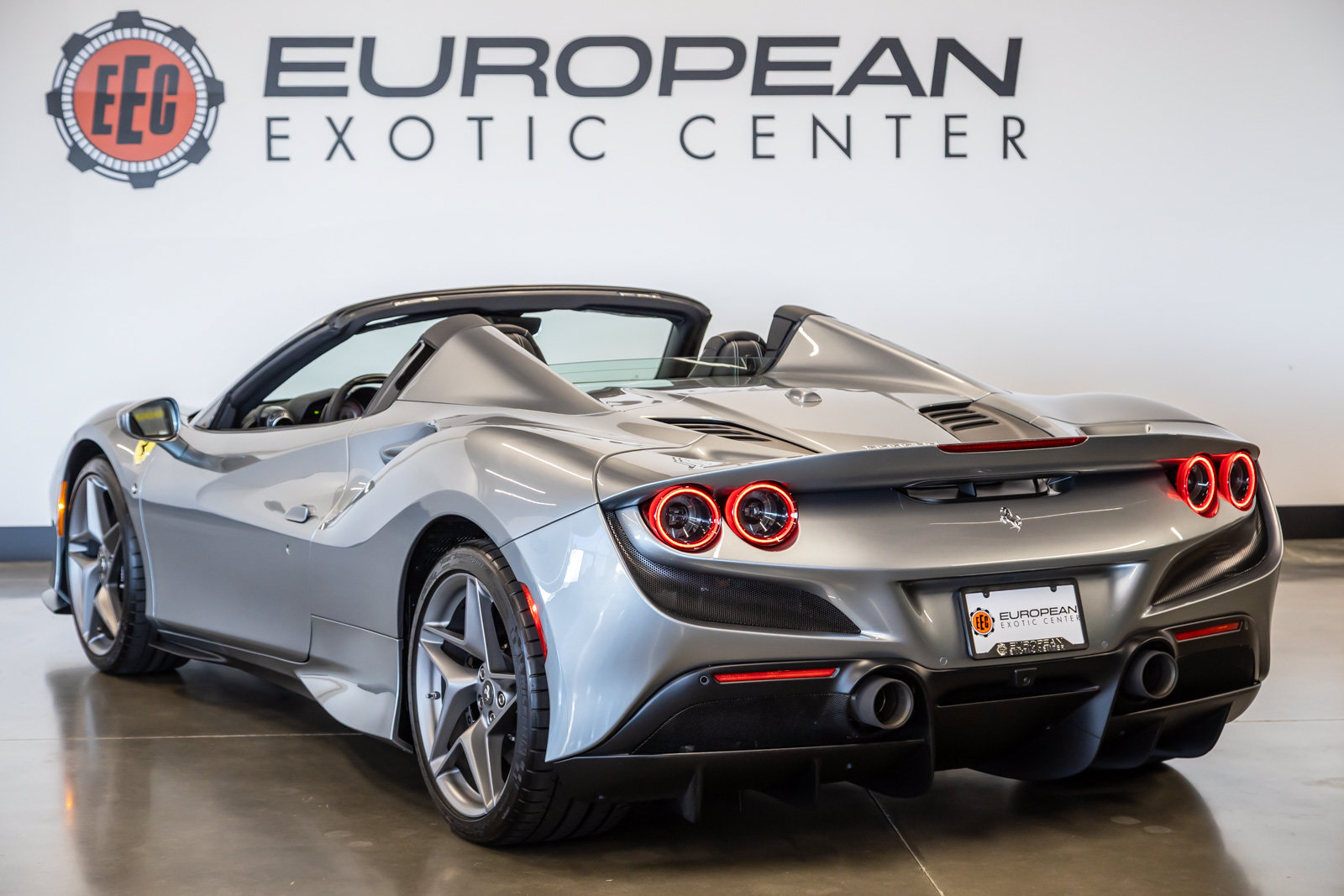 Used 2021 Ferrari F8 Tributo RWD image 10