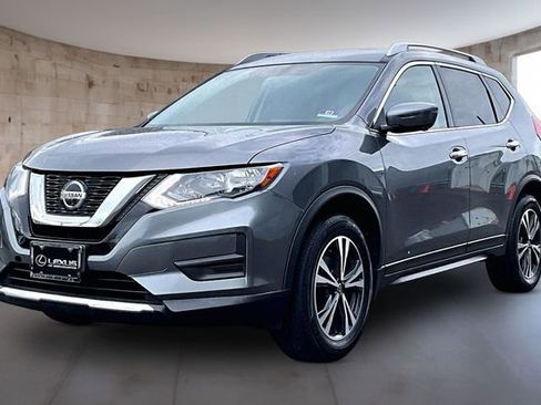 Used 2019 Nissan Rogue SV w/ Premium Package image 3