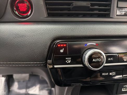 Used 2025 Honda Pilot Touring image 19