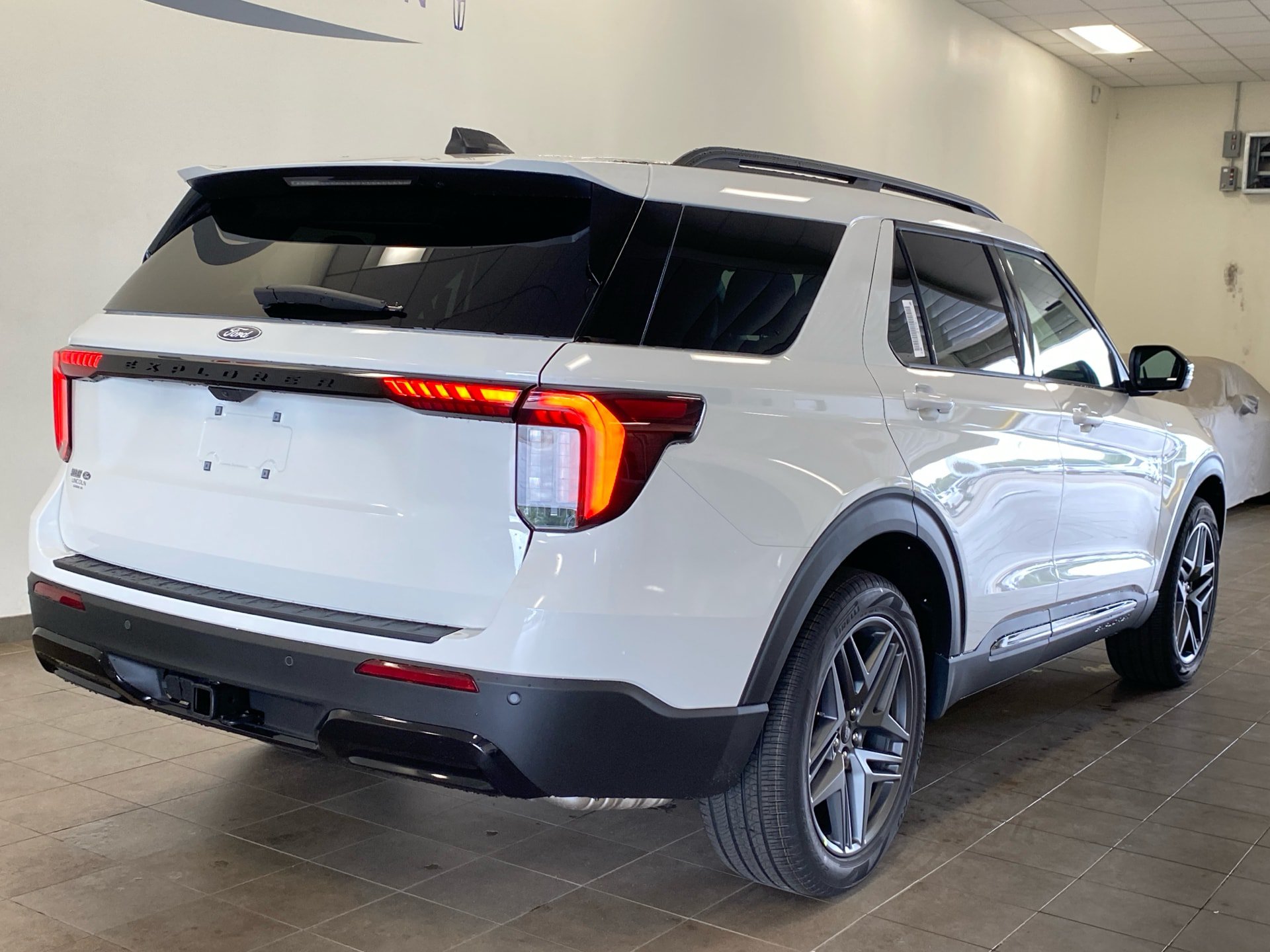 New 2027 Ford Explorer ST-Line w/ Premium Package AWD/4WD image 7