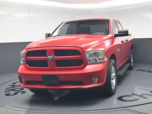 Used 2015 RAM 1500 Express RWD image 11