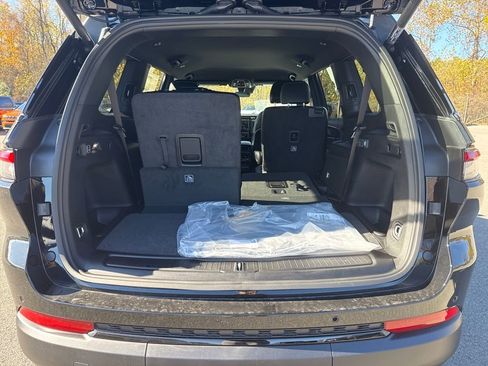 New 2025 Jeep Grand Cherokee L Altitude image 22