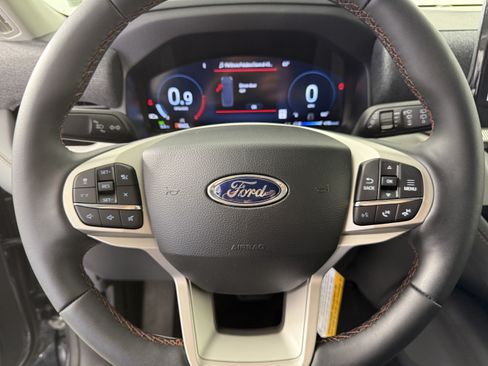 New 2026 Ford Explorer Active w/ Active Comfort Package RWD image 28