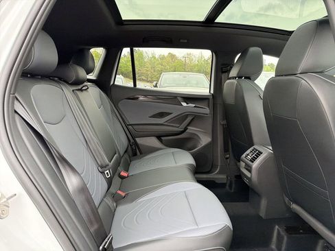 New 2026 Volkswagen Tiguan SE R-Line FWD image 16