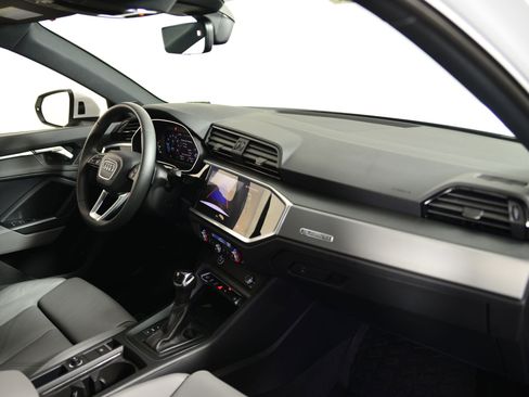 Certified 2025 Audi Q3 2.0T Premium w/ Convenience Package image 22