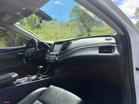 Used 2019 Chevrolet Impala LT FWD image 33