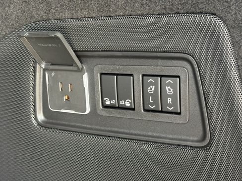 New 2026 Cadillac Escalade Luxury AWD/4WD image 10