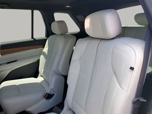 New 2026 Cadillac Vistiq Luxury image 19