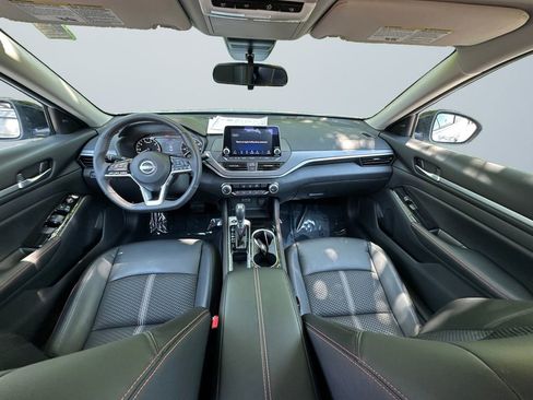Used 2024 Nissan Altima 2.5 SR FWD image 10