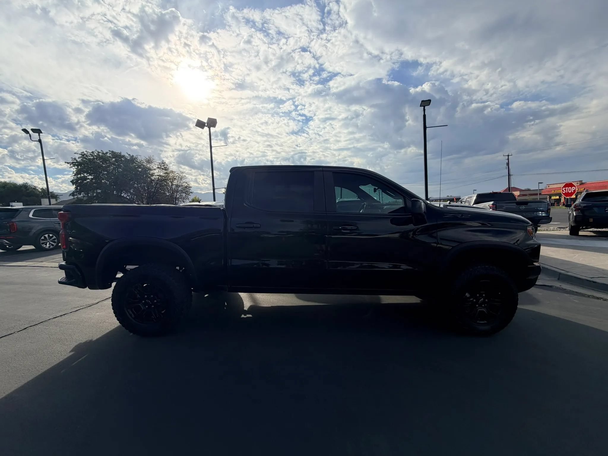 Used 2024 Chevrolet Silverado 1500 ZR2 w/ Technology Package AWD/4WD image 2