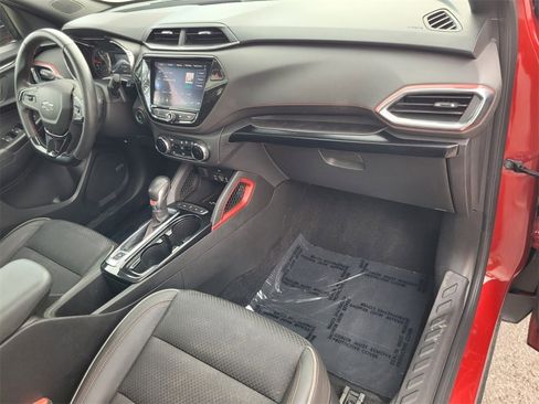 Certified 2021 Chevrolet TrailBlazer RS w/ Sun and Liftgate Package image 17