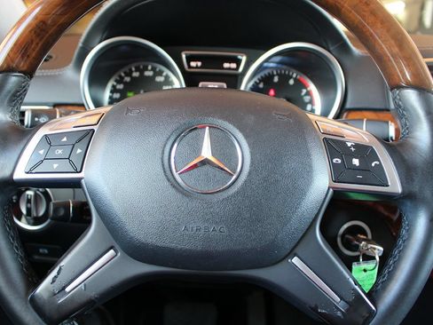 Used 2013 Mercedes-Benz GL 450 4MATIC image 33