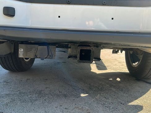 Used 2021 Nissan Frontier SV w/ Midnight Edition Floor Mats image 8