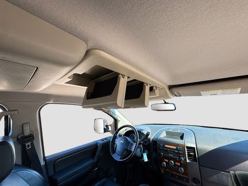 Used 2008 Nissan Titan LE w/ Tow Pkg image 17