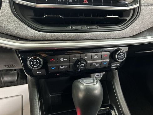 Used 2022 Jeep Compass Latitude w/ Convenience Group image 16