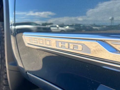 Used 2025 Chevrolet Silverado 2500 High Country w/ High Country Premium Package AWD/4WD image 15