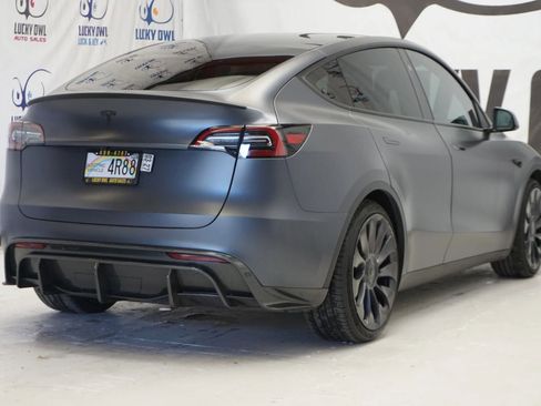 Used 2023 Tesla Model Y Performance image 4
