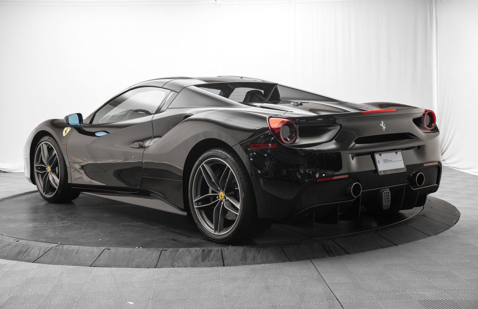Used 2017 Ferrari 488 Spider RWD image 13