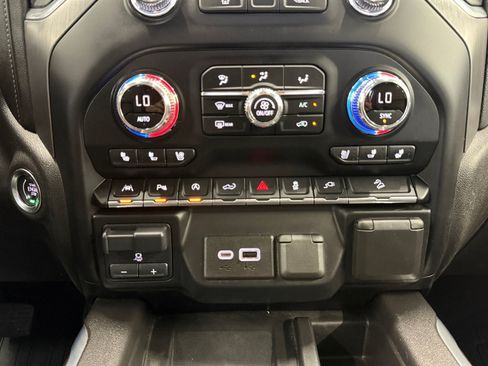 Used 2021 GMC Sierra 1500 Denali w/ Technology Package AWD/4WD image 22