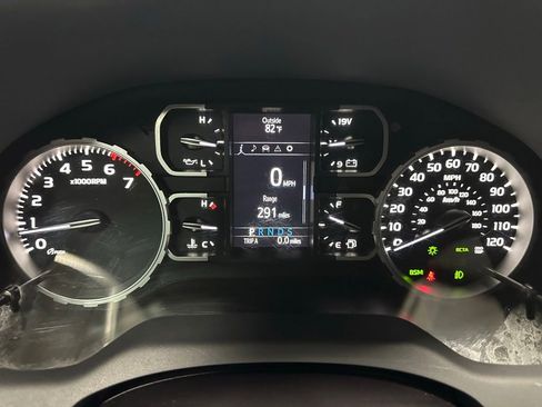 Used 2021 Toyota Tundra SR5 w/ Convenience Package AWD/4WD image 23