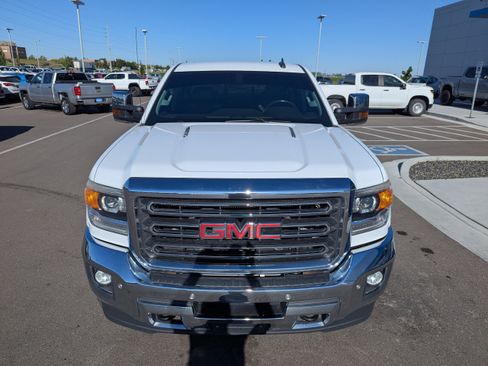 Used 2016 GMC Sierra 2500 SLT w/ Duramax Plus Package AWD/4WD image 6