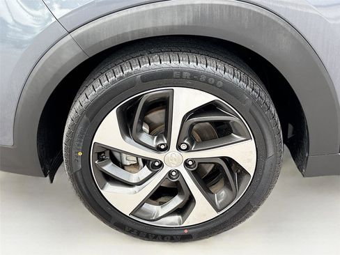 Used 2018 Hyundai Tucson Value FWD image 31