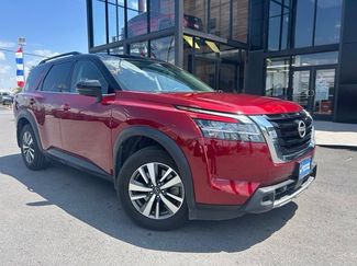 Used 2024 Nissan Pathfinder SL FWD video 1
