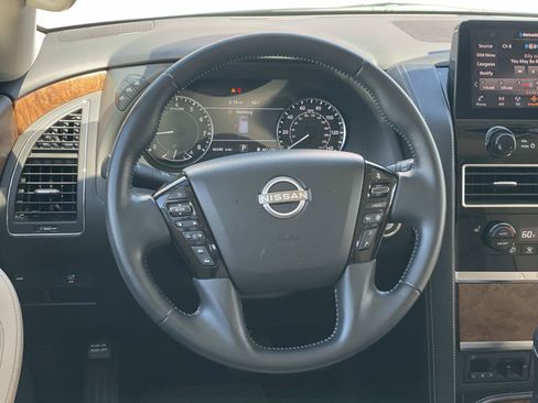Used 2022 Nissan Armada SL RWD image 4