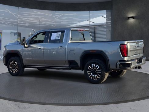 Used 2025 GMC Sierra 2500 Denali Ultimate AWD/4WD image 4