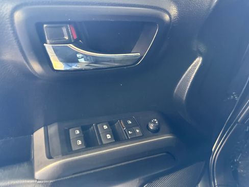 Used 2021 Toyota Tacoma TRD Off-Road w/ Technology Package AWD/4WD image 16