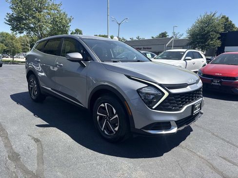 Used 2023 Kia Sportage LX AWD/4WD image 10
